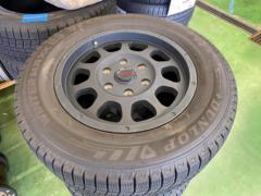 88TREASUREONE
WILDPORTER
CROSS
TEN
Black+
DUNLOP WINTERMAXX03
WM03
215 / 65R16
2025 model Hiace with plenty of tread left!