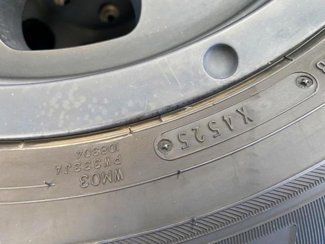 88TREASUREONE
WILDPORTER
CROSS
TEN
Black+
DUNLOP WINTERMAXX03
WM03
215 / 65R16
2025 model Hiace with plenty of tread left!