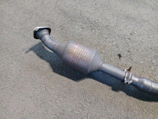 Unknown Manufacturer
Dual muffler
+
SUZUKI (Suzuki)
DA64W
Every Wagon genuine catalytic converter
