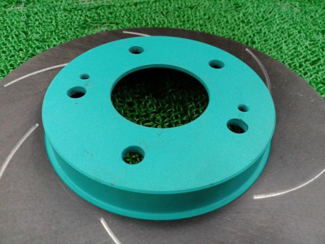 Project μ
SCR
Pure
Plus
Front slotted brake rotor (driver's side only)