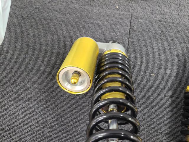 【その他】左右リアショック メーカー不明