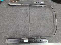 【RECARO】スイフトZD72/ZC72 シートレール 運転席側