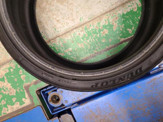 【DUNLOP】VEVRO VE304 245/35R20 1本