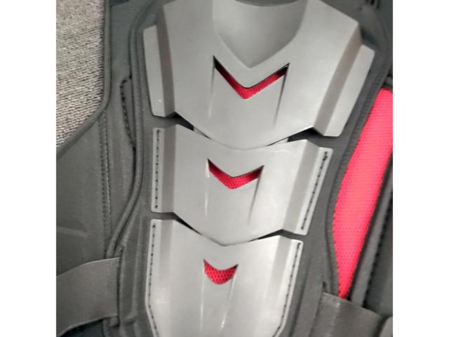 【evs】Revo5 チェストプロテクター