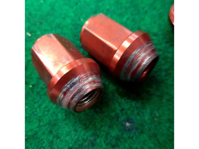 【メーカー不明】アルミナット16個+ロックナット4個