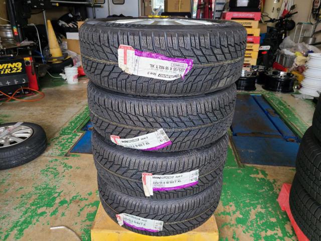 日産純正(NISSAN)  エルグランド(E52)アルミホイール  + NEXEN(ネクセン)/ROADSTONE 225/55R18 102T XL NEXEN WINGUARD ice3