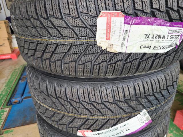 日産純正(NISSAN)  エルグランド(E52)アルミホイール  + NEXEN(ネクセン)/ROADSTONE 225/55R18 102T XL NEXEN WINGUARD ice3