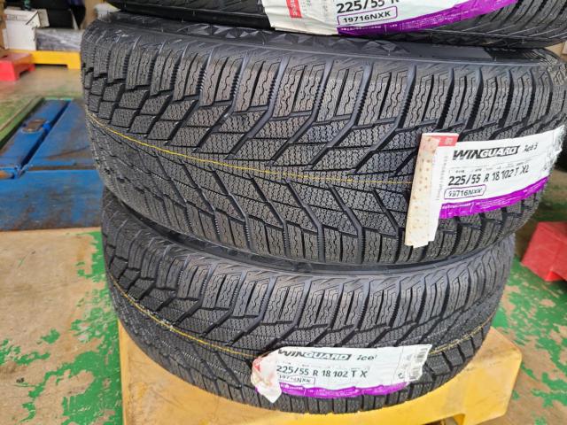 日産純正(NISSAN)  エルグランド(E52)アルミホイール  + NEXEN(ネクセン)/ROADSTONE 225/55R18 102T XL NEXEN WINGUARD ice3