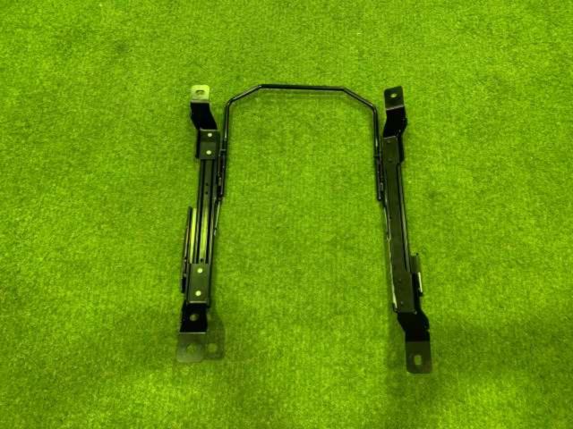 RECARO
FN/FK2
For the Civic Type R
Driver side