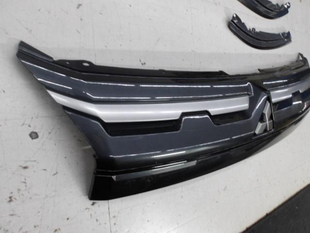 ミツビシ純正 フロントグリル デリカD:5 CV1W 後期