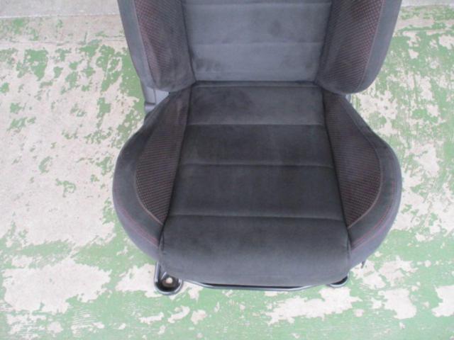 Nissan genuine
Sheet
(driving seat)
Note
NISMO
E12