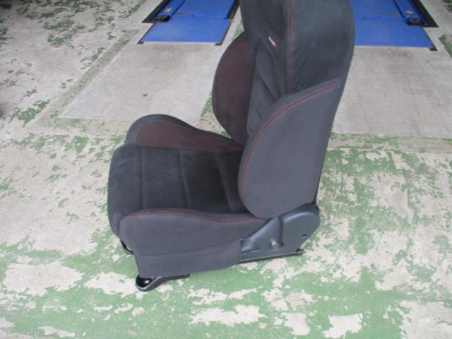 Nissan genuine
Sheet
(driving seat)
Note
NISMO
E12