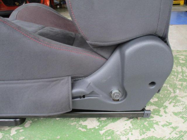 Nissan genuine
Sheet
(driving seat)
Note
NISMO
E12