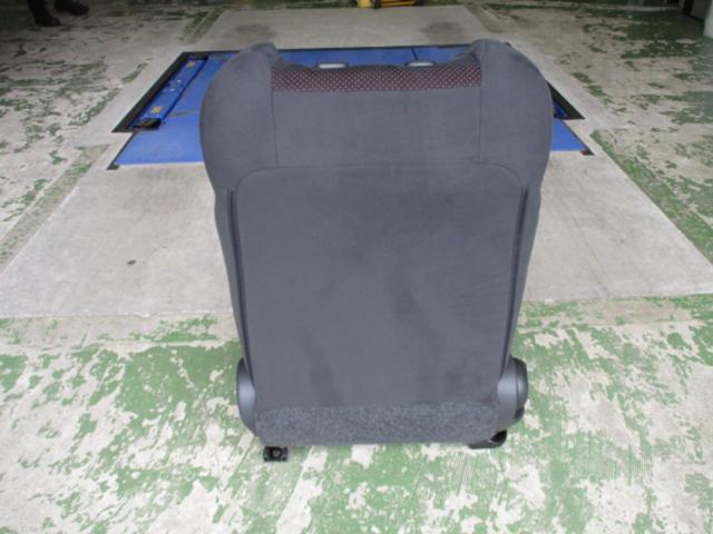 Nissan genuine
Sheet
(driving seat)
Note
NISMO
E12