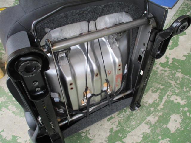 Nissan genuine
Sheet
(driving seat)
Note
NISMO
E12