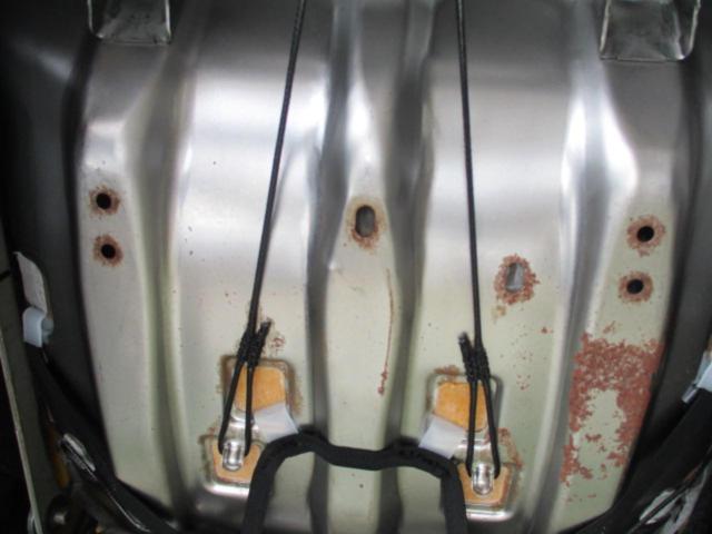 Nissan genuine
Sheet
(driving seat)
Note
NISMO
E12