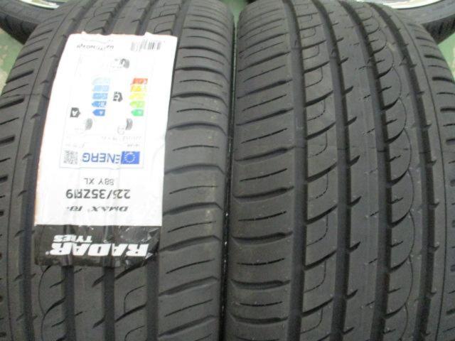Elford
BAZO
BAZO-B52
+
RADAR
Dimax
R8 +
225 / 35R19
88Y