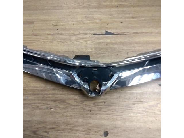Toyota genuine
50 Estima
Front grille