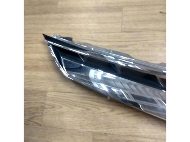 Toyota genuine
50 Estima
Front grille