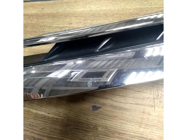Toyota genuine
50 Estima
Front grille