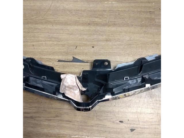 Toyota genuine
50 Estima
Front grille