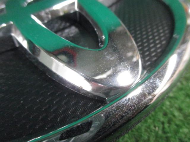 TOYOTA 純正フロントエンブレム 【クロームブラック】