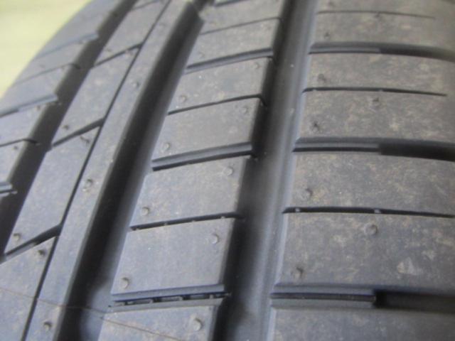  unused set of four 
GOODYEAR
efficientGrip
Comfort (manufactured in 2025)
