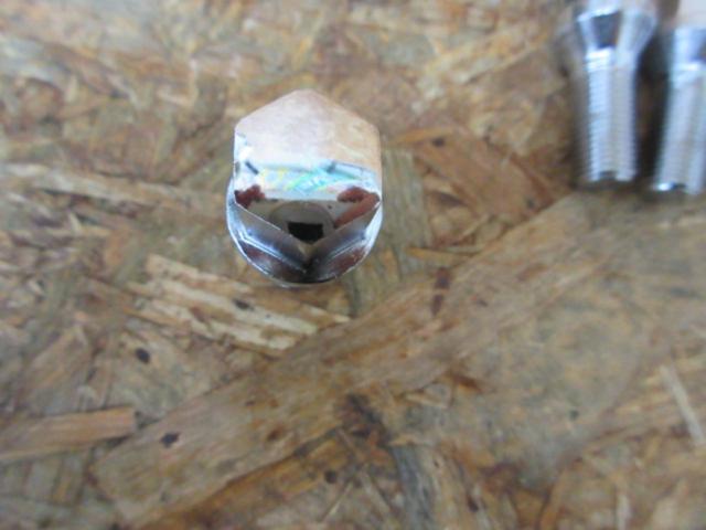WePro
Bolt and nut