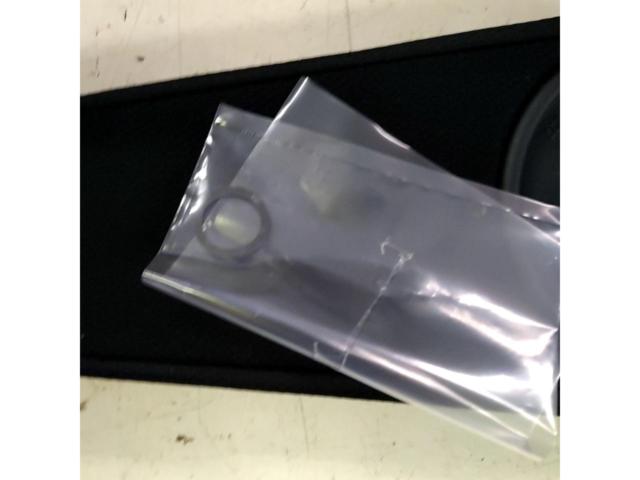 TOYOTA
Roomy genuine armrest