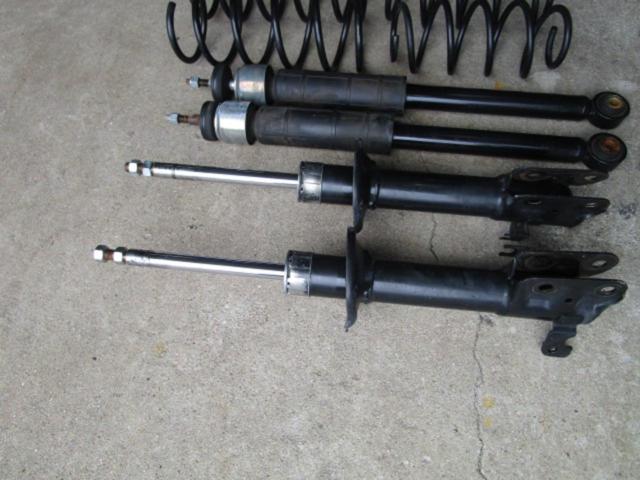 Suzuki genuine
Suspension kit for Alto/HA36