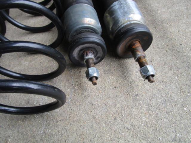 Suzuki genuine
Suspension kit for Alto/HA36