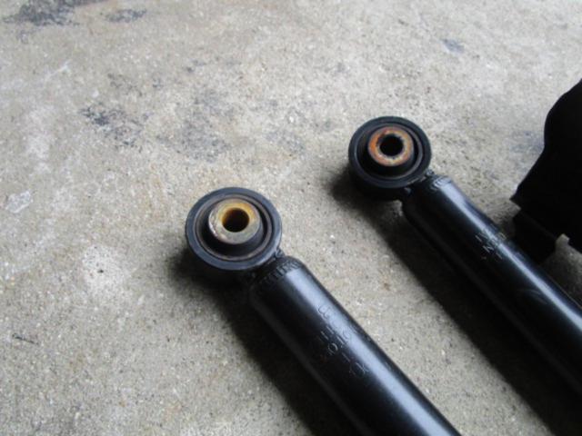 Suzuki genuine
Suspension kit for Alto/HA36