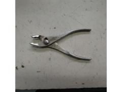 TOP
P-150
Combination pliers