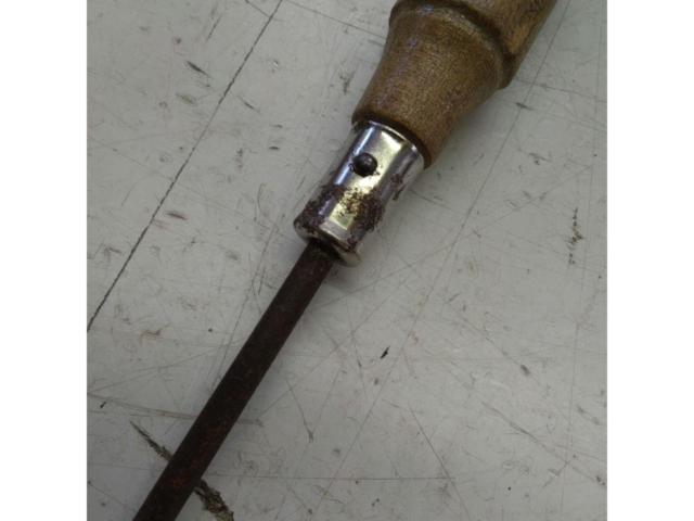 Unknown Manufacturer
Flat-blade screwdriver