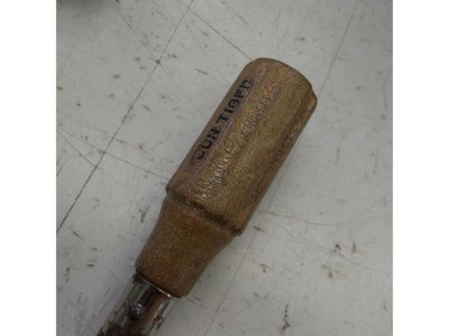 Unknown Manufacturer
Flat-blade screwdriver