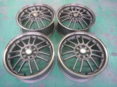RAYS VOLK
RACING (Volk
Racing)
RE30
Comes with wheel caps!