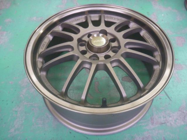RAYS VOLK
RACING (Volk
Racing)
RE30
Comes with wheel caps!