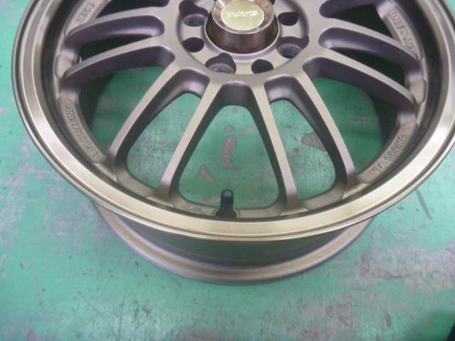 RAYS VOLK
RACING (Volk
Racing)
RE30
Comes with wheel caps!