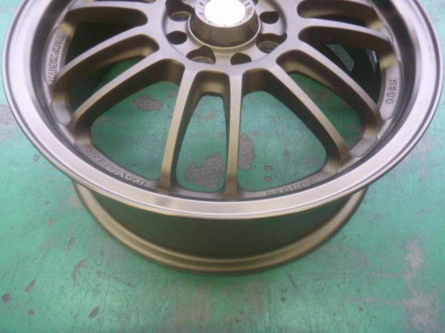 RAYS VOLK
RACING (Volk
Racing)
RE30
Comes with wheel caps!
