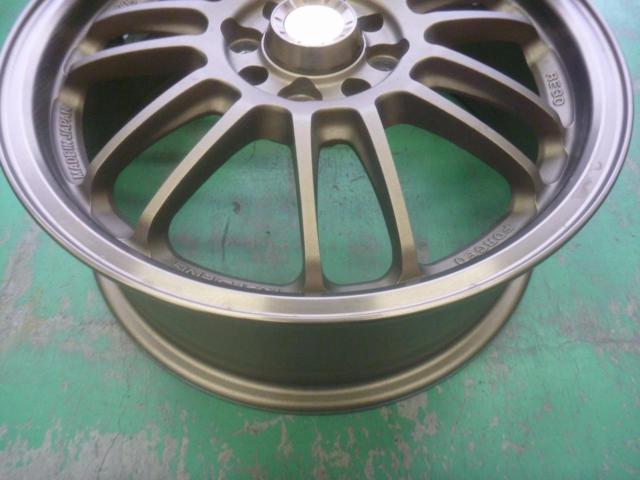 RAYS VOLK
RACING (Volk
Racing)
RE30
Comes with wheel caps!