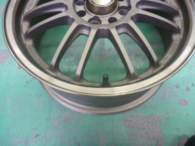RAYS VOLK
RACING (Volk
Racing)
RE30
Comes with wheel caps!