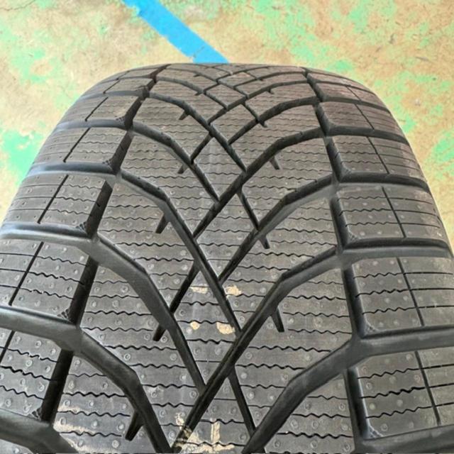3トヨタ純正(TOYOTA)  90系ノア/ヴォクシー アルミホイール  + DUNLOP(ダンロップ) SYNCHRO WEATHER