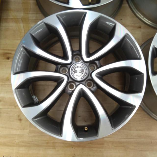 【日産純正】 日産 ジューク正ホイール