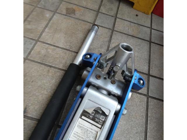 ASTRO PRODUCTS 1.5トンジャッキ