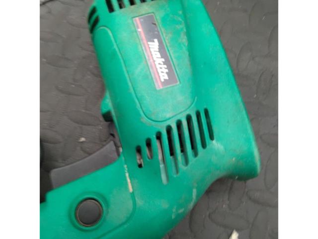 makita 15mm振動ドリル M812