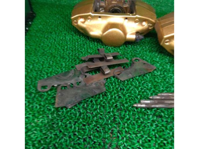 SUBARU
Original rear caliper
(Brembo)