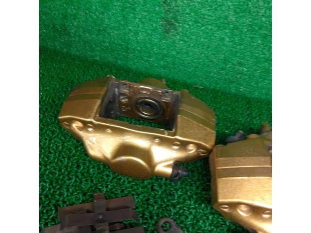 SUBARU
Original rear caliper
(Brembo)