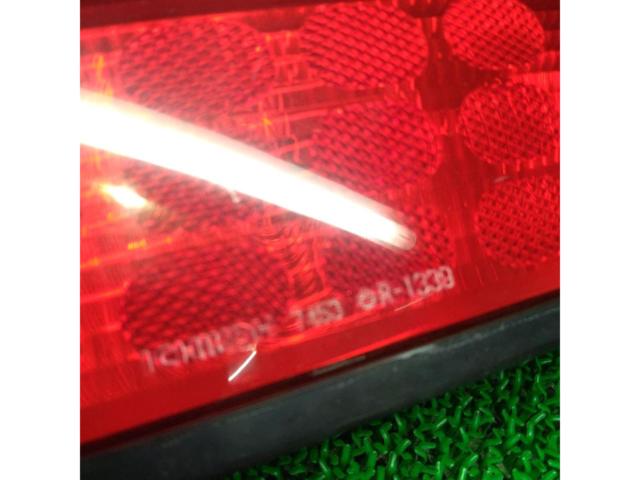 【右側】NISSAN シルビア S15 純正テールレンズ