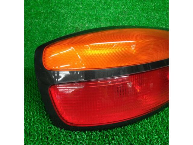 【左側】NISSAN シルビア S15 純正テールレンズ