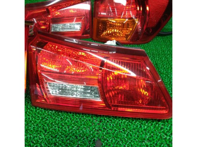 LEXUS IS GSE20 前期純正テールレンズ